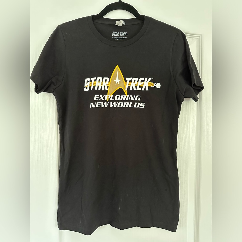Star Trek Exploring New Worlds Women’s L Tee Black Skirball Exhibit